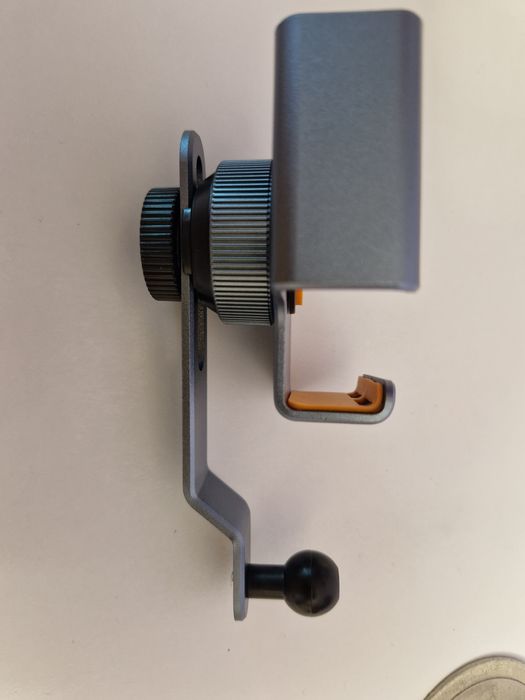 Suport auto de telefon pentru ecran cu reglaj