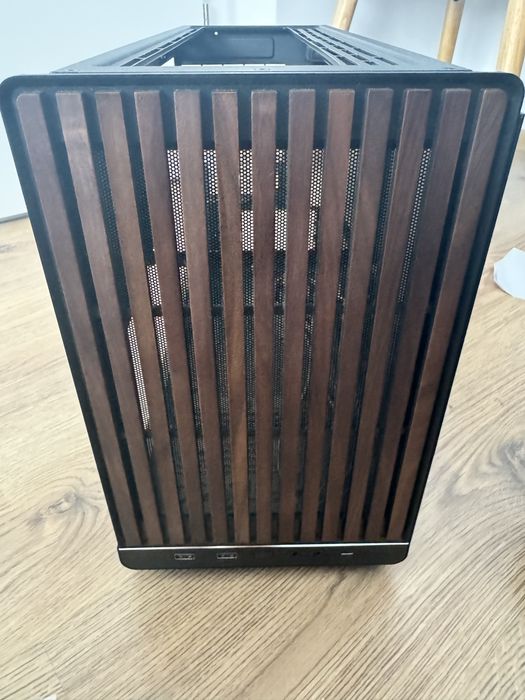 Carcasa Lian Li Dan A3 mATX, wood, black