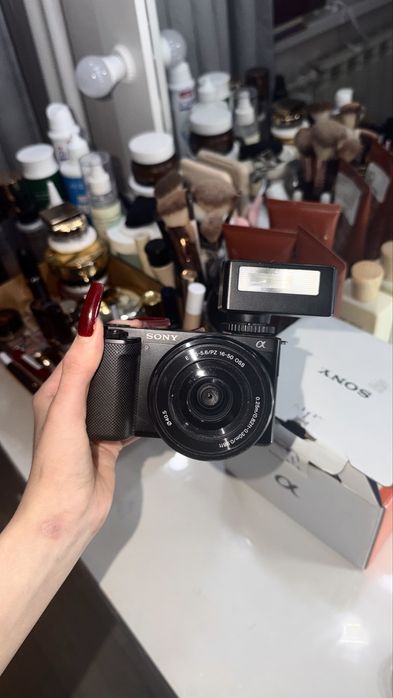 Продаю камеру Sony ZV-E10
