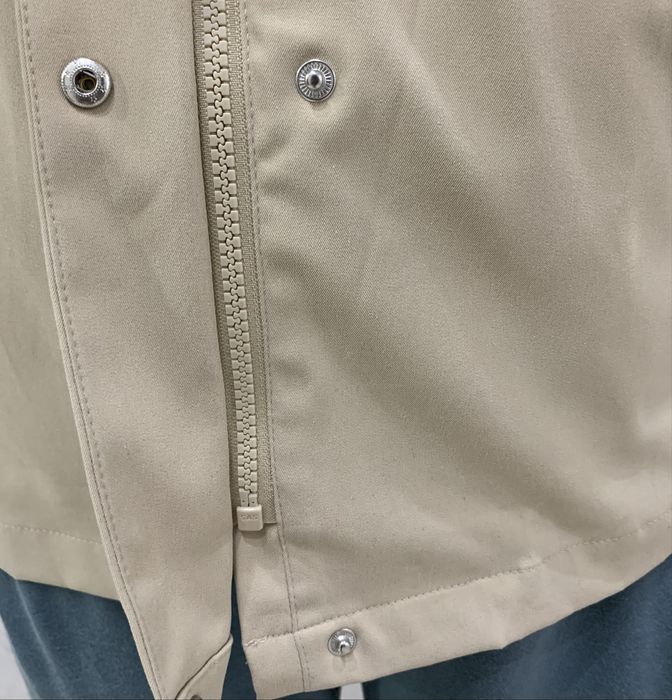 Куртка бежевая 48р (плащевка)