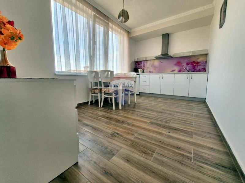 Продава се Двустаен апартамент в с. Кранево, Област Добрич - 81 кв.м за 819 €/кв.м - Снимка #3