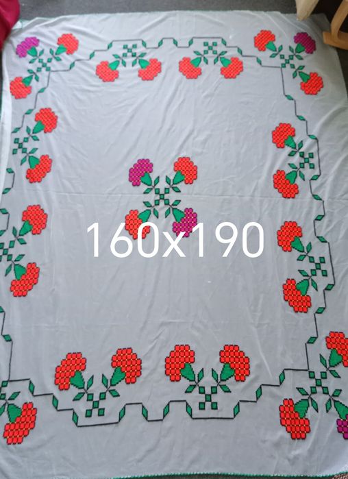 Fețe de masa cusute la mâna