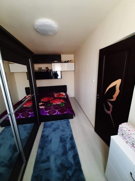 Vand apartament cu 2 camere, etaj 2