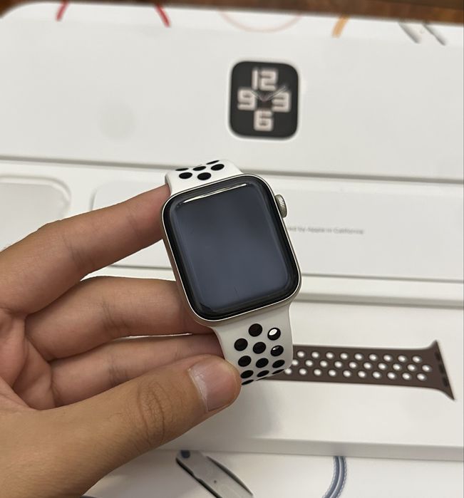 Apple watch SE 2/44 93% Starlight