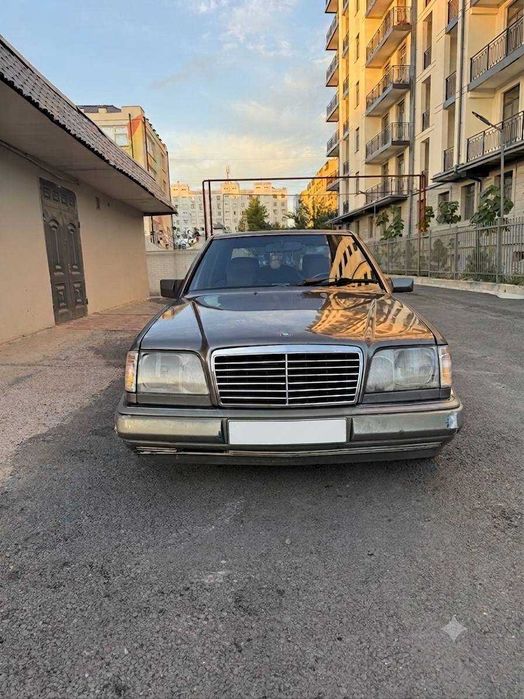 Mercedes-Benz W124 — после капремонта, заменена АКПП