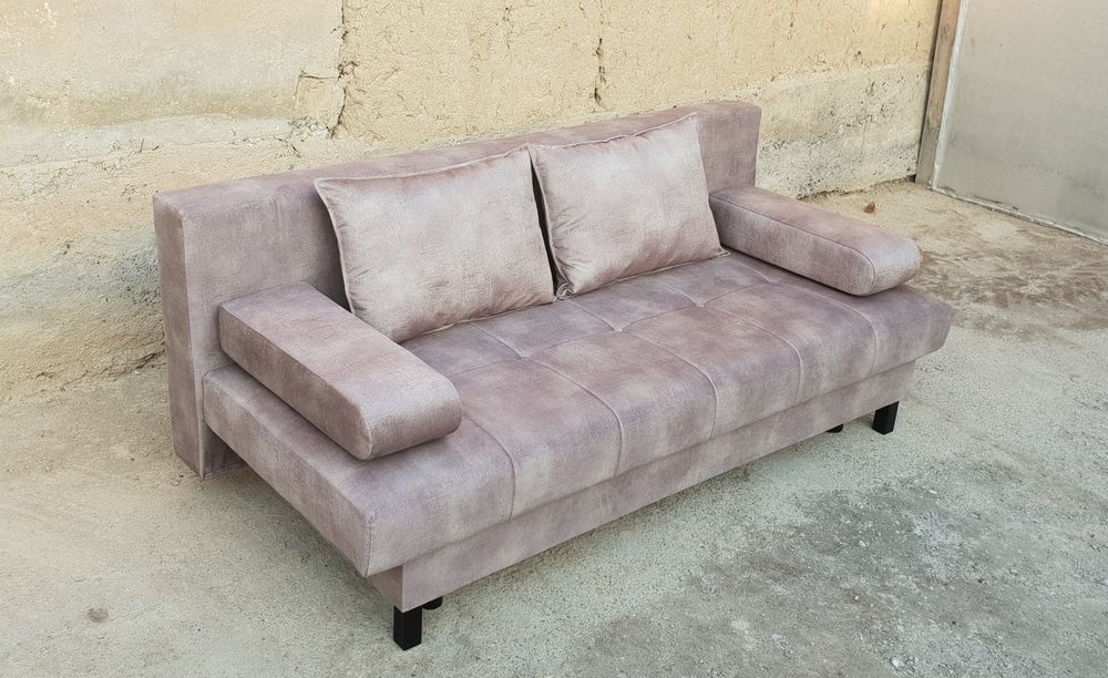 Раскладной диван. Новый. Дешево.