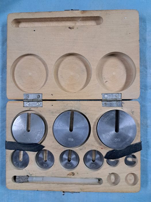 Набор гирь. Toshlar komplekt.