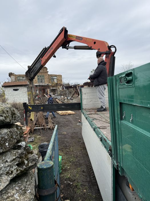 Транспорт с кран .