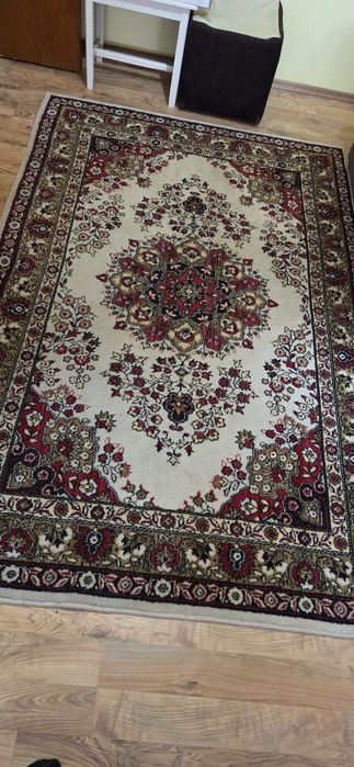 Covor 147x220 cm rosu bej persan - 250 lei - Ploiesti`