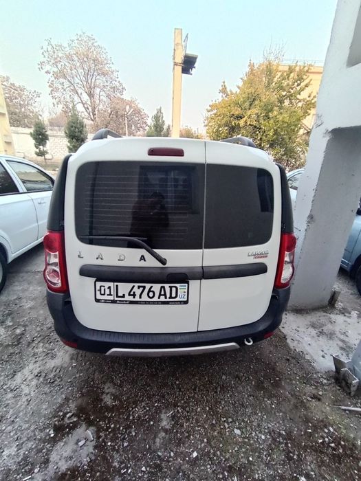 Срочно продаётся Lada Largus.
