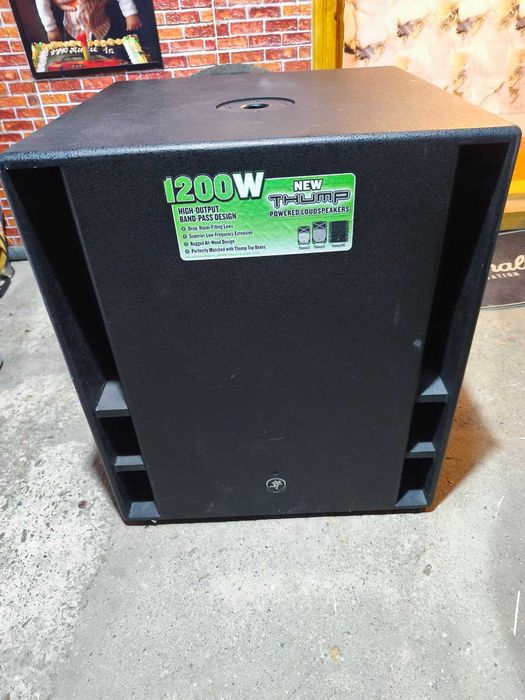 Mackie Thump 18S - 1200W 18'' Powered Subwoofer