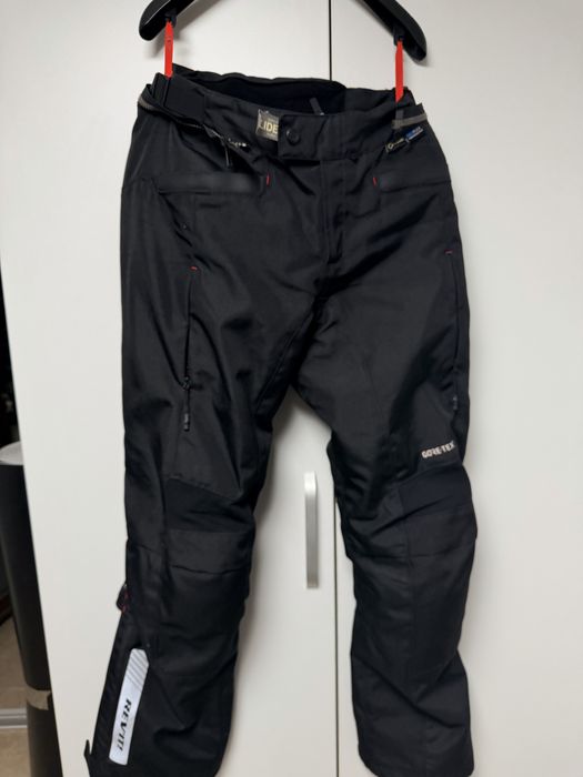 Vand pantaloni dama moto Revit