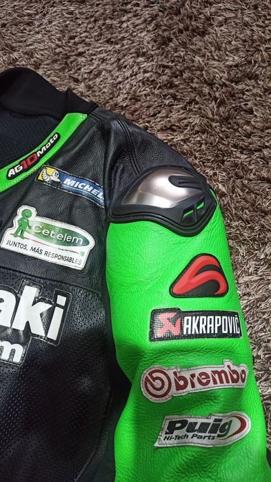 Vând geaca moto Kawasaki Monster