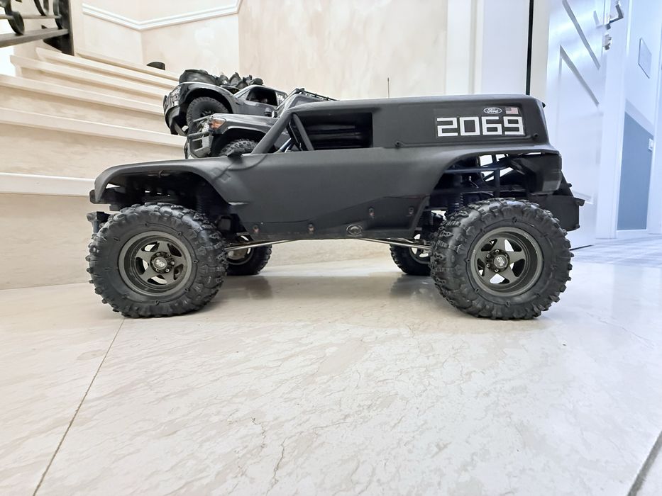 Ford Bronco 1/8 rc crawler
