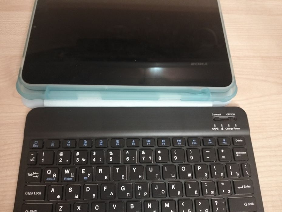 Продам планшет с клавиатурой