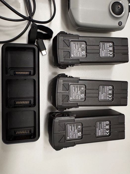 Продава дрон DJI Mavic 3 fly more combo