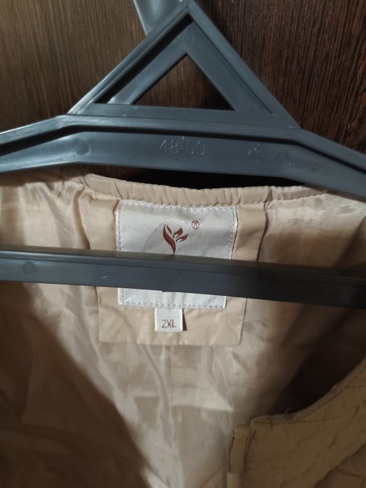 Продам женскую куртку