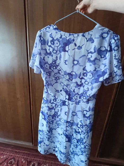 Отдаю платья бесплатно