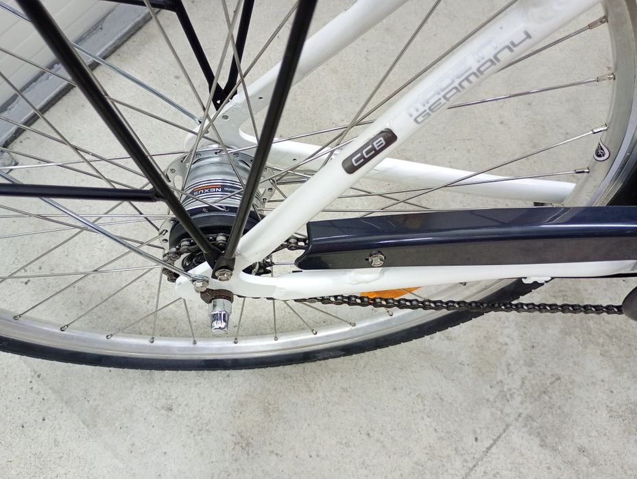 Vând bicicletă damă CYCO,roți 28,cu 7 vit NEXUS,albă ! !!