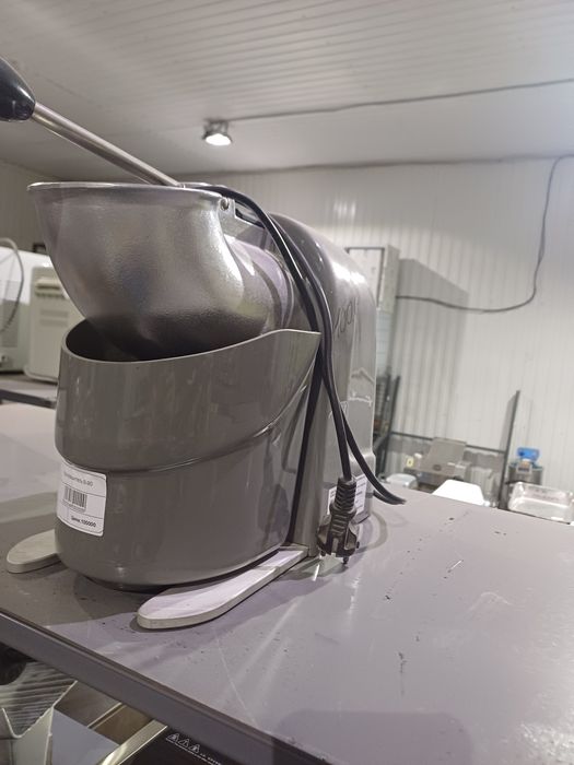 Ледокрошитель, измельчитель для льда, лёдодробилка  стол