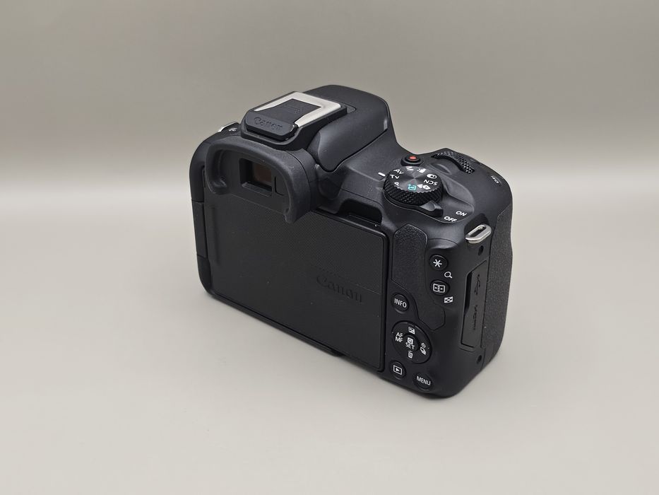 Body canon R50, 2126 CADRE!! Ecran rabatabil și filmare 4K