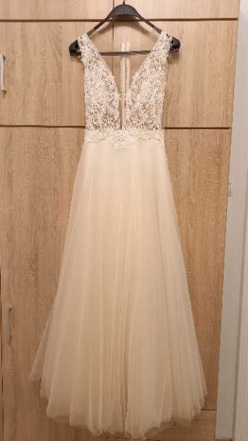 Vand rochie de mireasa, marca Darfil, culoare ivoire.