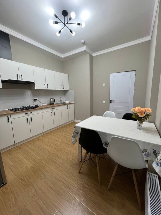 Сдаю квартиру в Мирза Улугбекском районе 2х комнатная для семьи