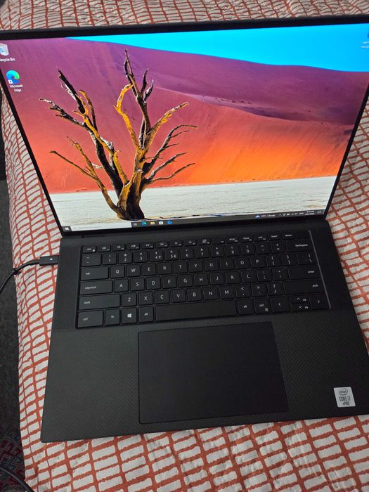 Продавам лаптоп Dell 5550 - Precision