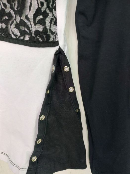 Страхотна тънка блузка с гол гръб -нова - 15 лв