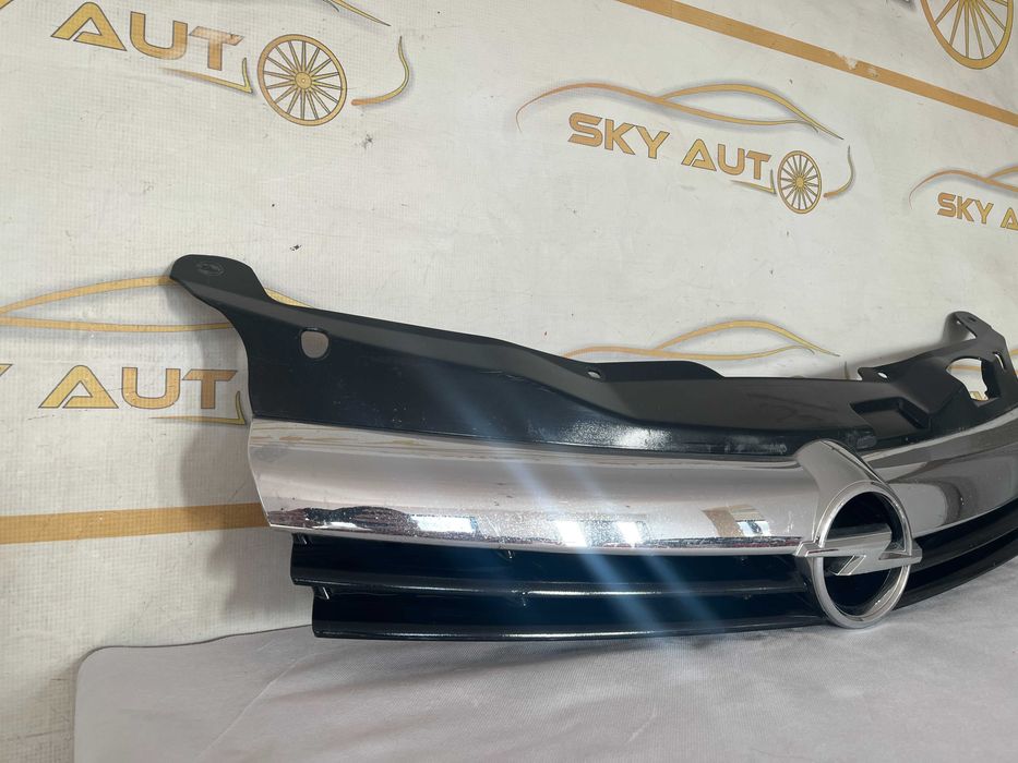 Grila radiator Opel Astra H dupa 2005 originala cod 13108463
