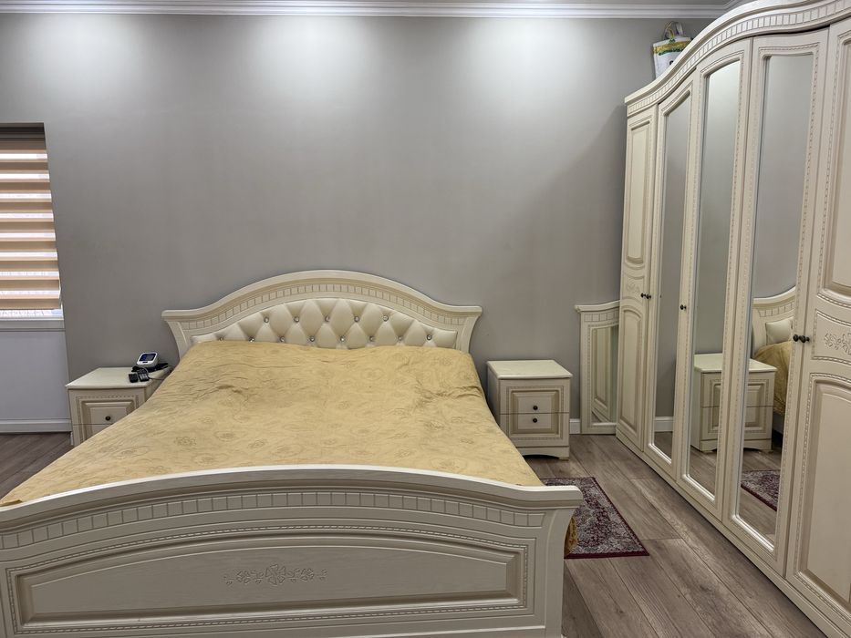 Спальный гарнитур. В хорошем состоянии.