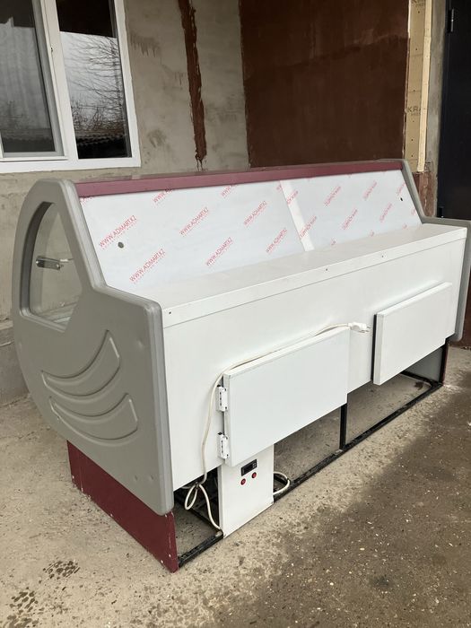 Витринный холодильник