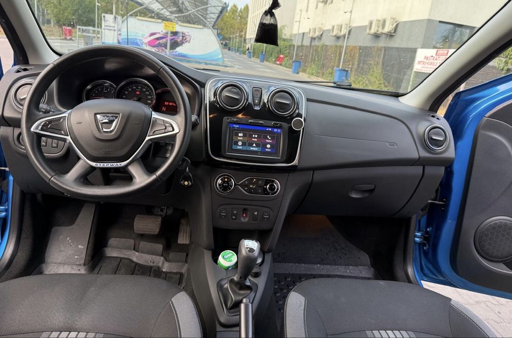 Dacia Sandero Stepway 0.9 TCe 90 CP Easy-R | Automat | 53.600 km | Navi | Cameră | Climatizare