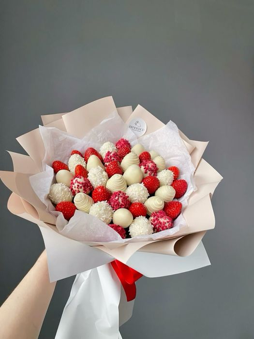 Клубника в шоколаде букет