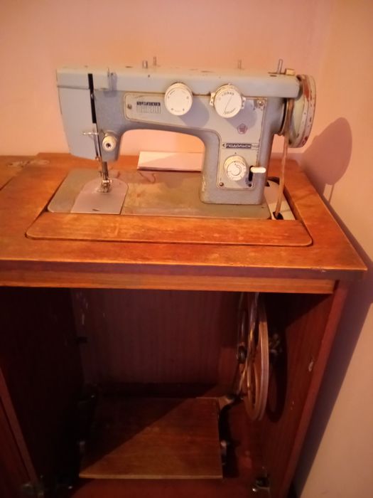 Tikuv mashinasi eski