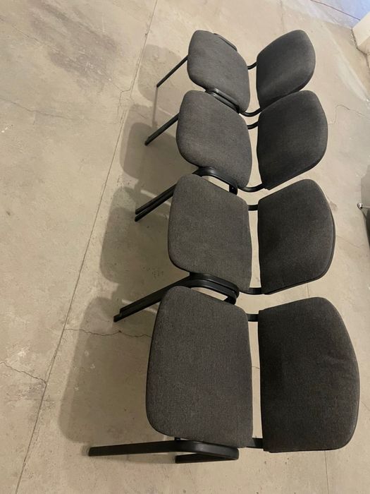 Офисные стулья 4 шт