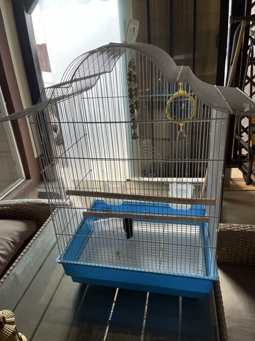 Colivie pasari cu toate accesoriile !