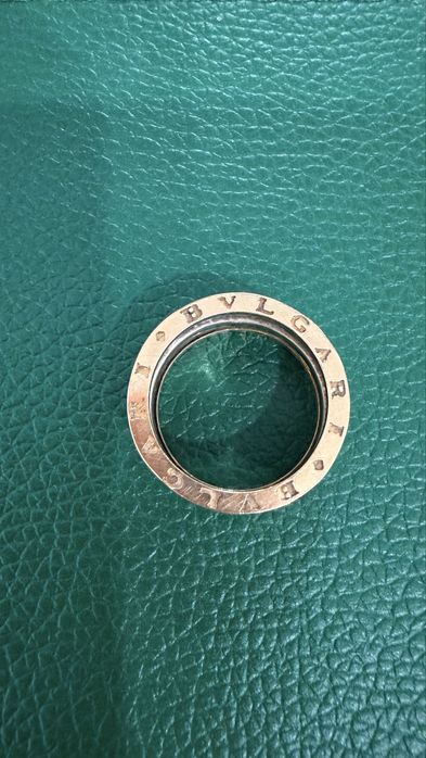 Золотое кольцо Bulgari
