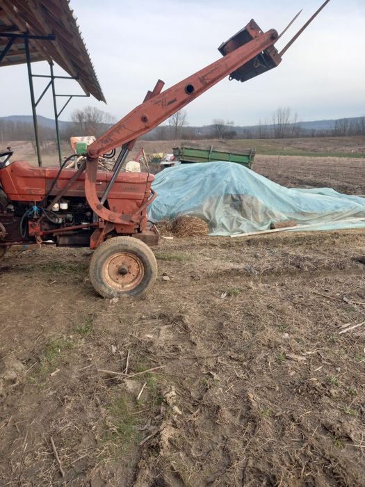 Încărcător tractor 640