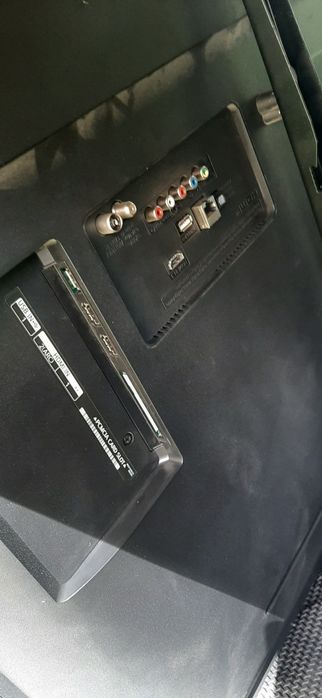 Продам телевизор LG разбитый экран диагональ 120см