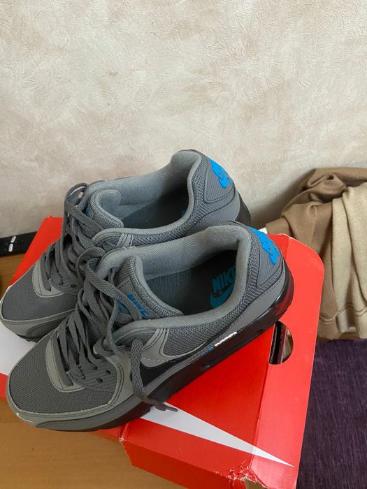 Продам кросы новый