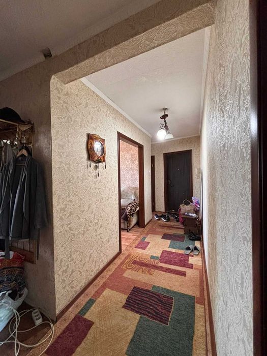 Продам трехкомнатную квартиру