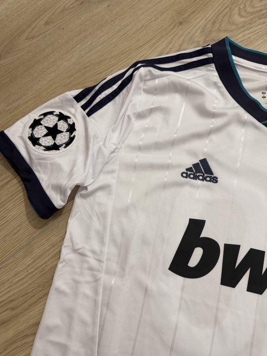 Trixou de fotbal Real Madrid Mesut Ozil 10 Adidas marime M nou cu eticheta