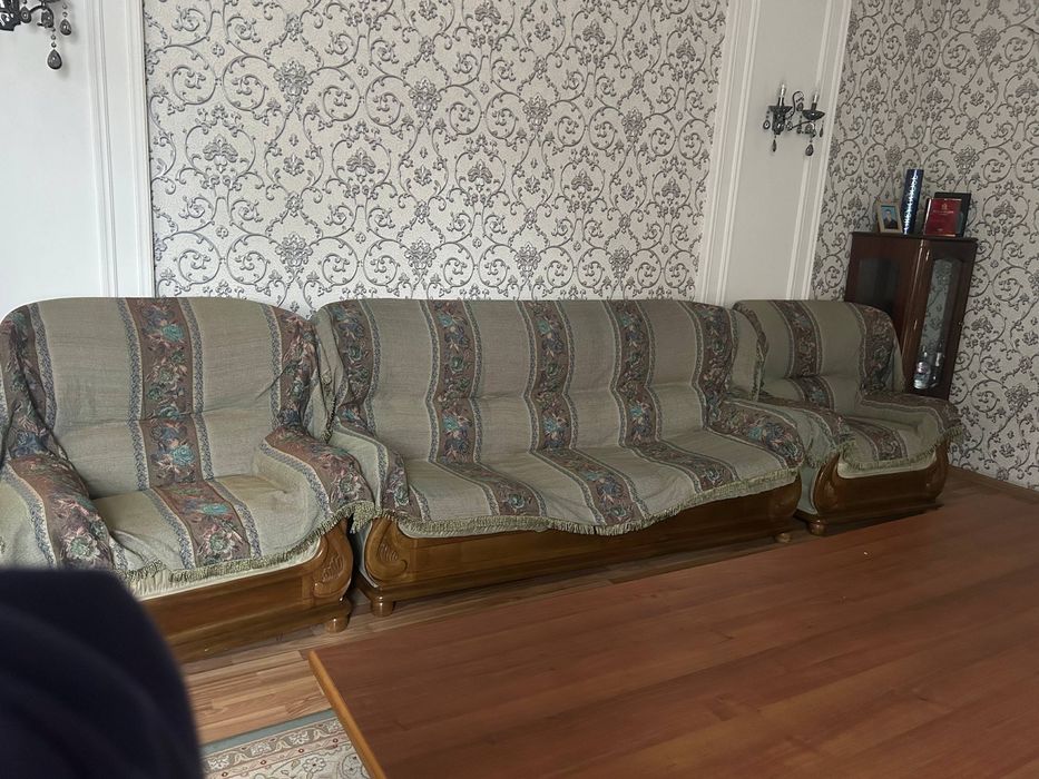 Диваны и кресла вместе