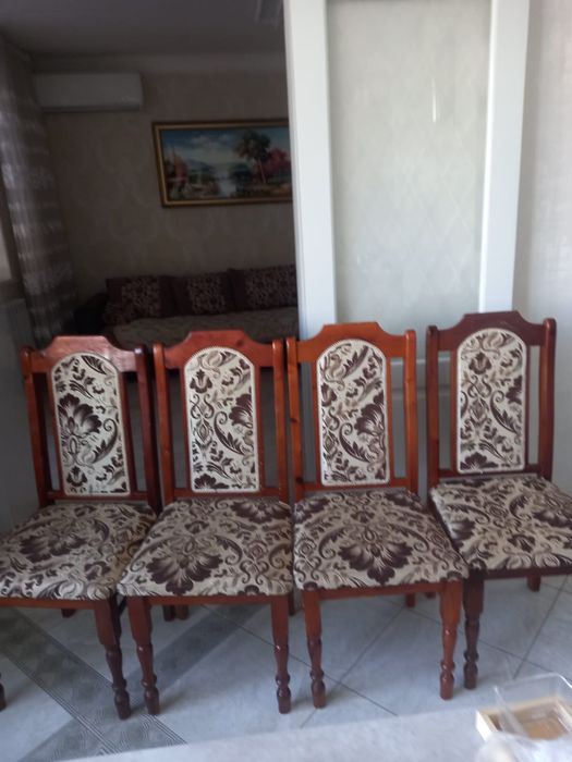 Продам 4 гостевых стула