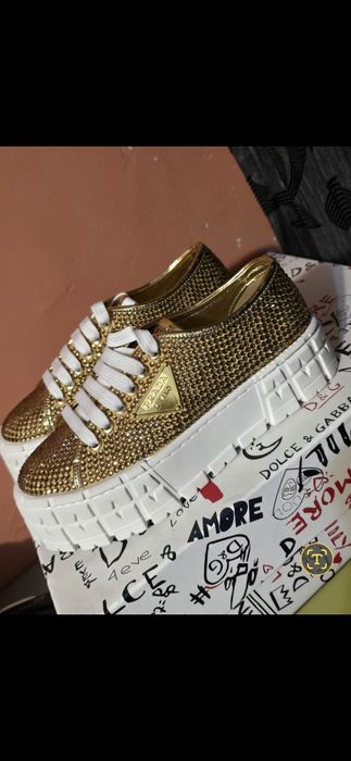 Adidași Prada piele
