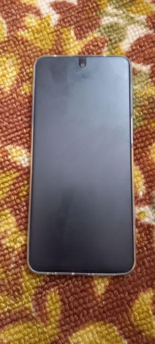 Редми нот 9 про в идеале.