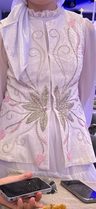 Кажекей с платьем