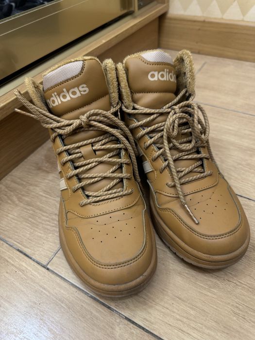 Продам кроссовки