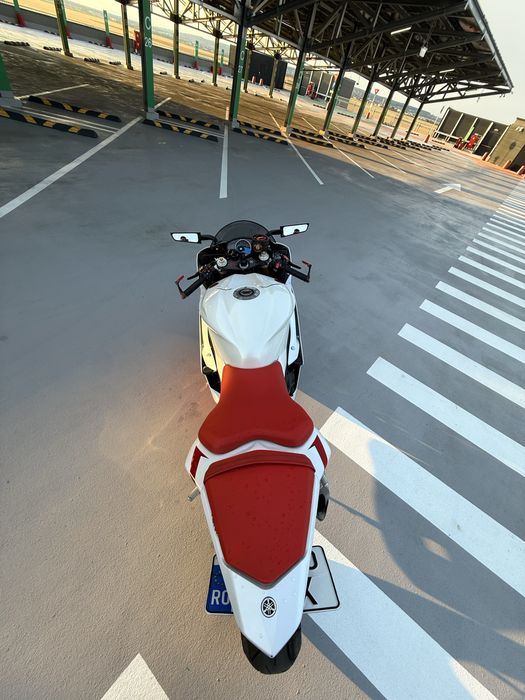 Yamaha YZF R6 rj11